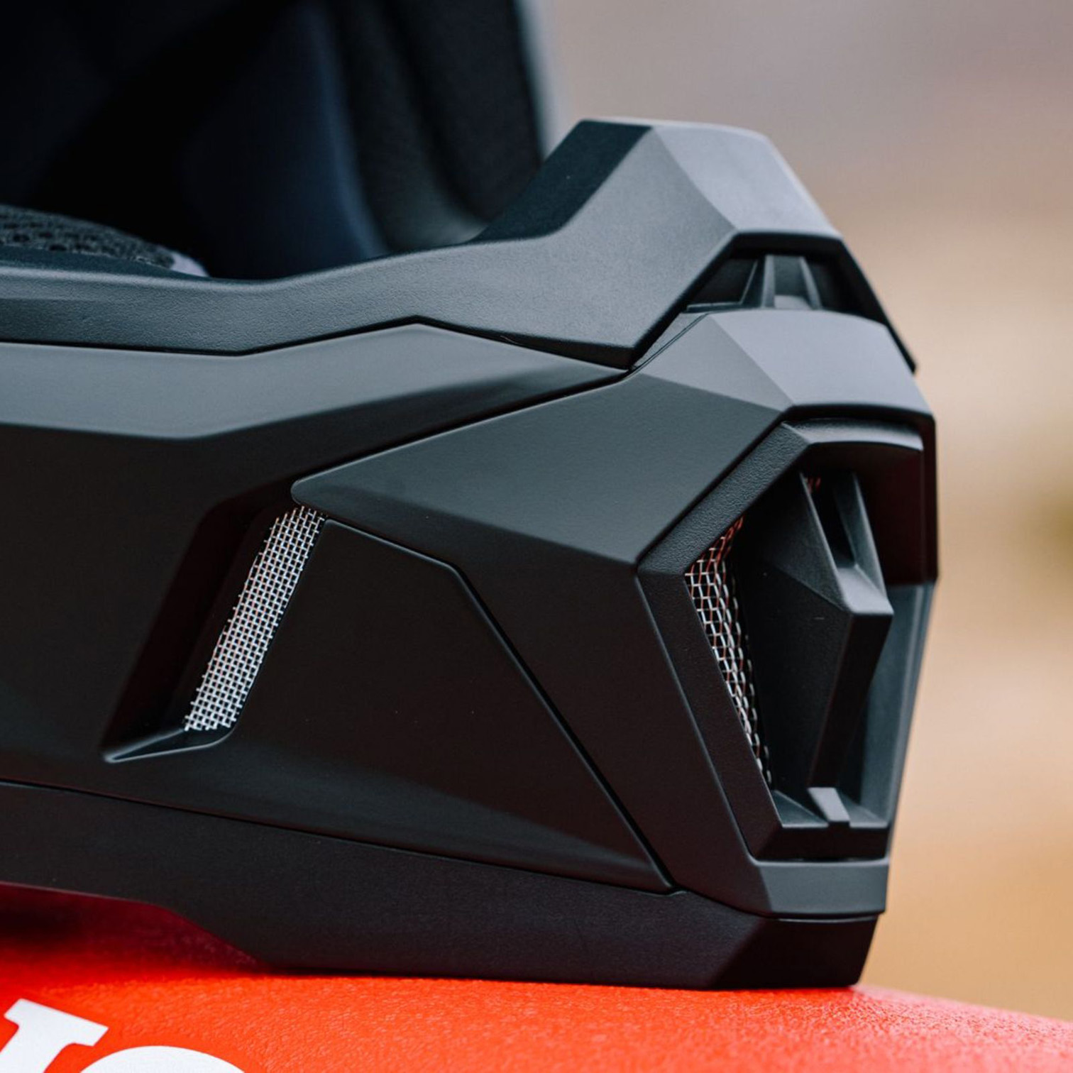 HJC C50 Solid Helmet HJC C50 Solid Helmet - Image 6