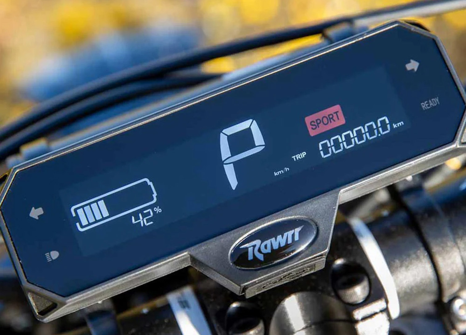 close-up shot of Rawrr Mantis handlebar display with battery life, speed, and mileage