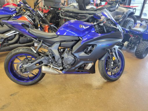 Pre-owned 2023 Yamaha R7 (2161 miles)